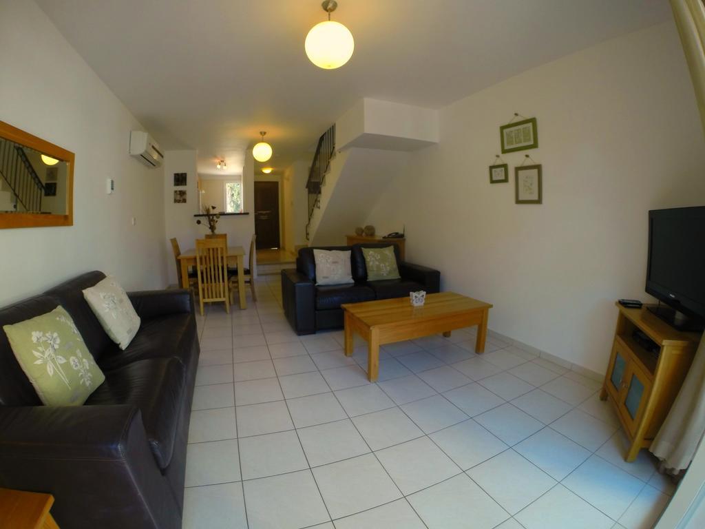 Hesperides Gardens Villa Paphos 外观 照片