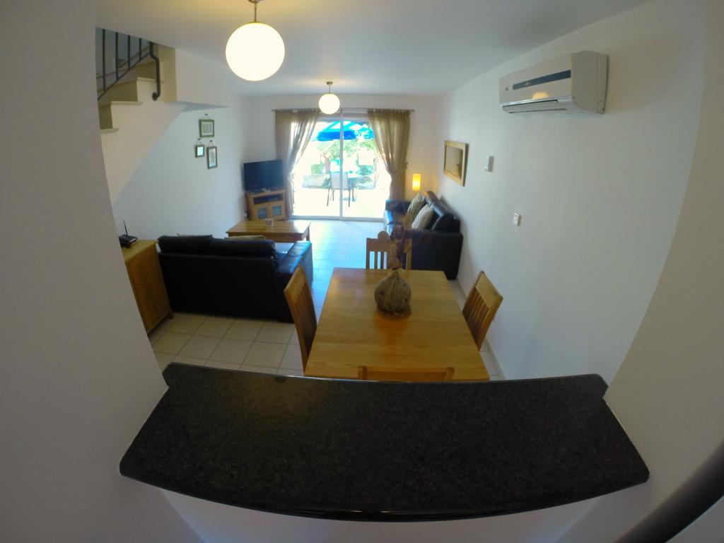 Hesperides Gardens Villa Paphos 外观 照片