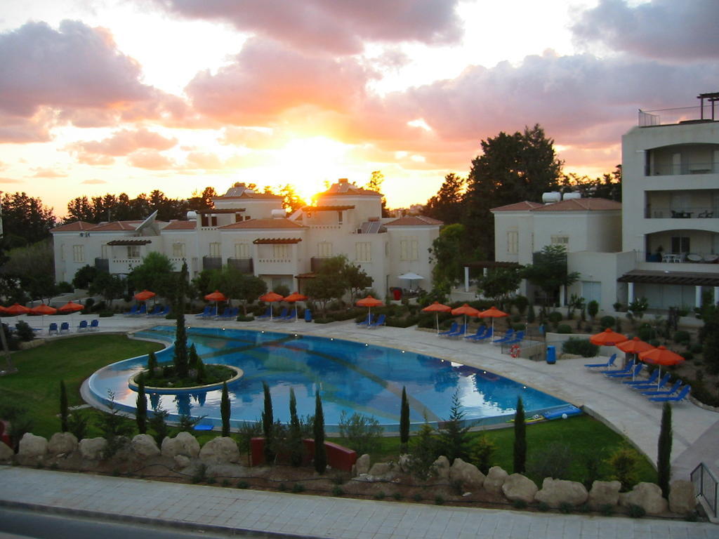Hesperides Gardens Villa Paphos 外观 照片